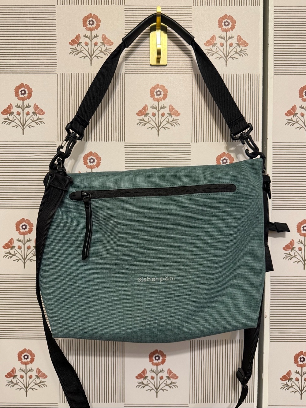 Sherpani “Vale” Anti-Theft Convertible & Reversible Crossbody Shoulder Bag
